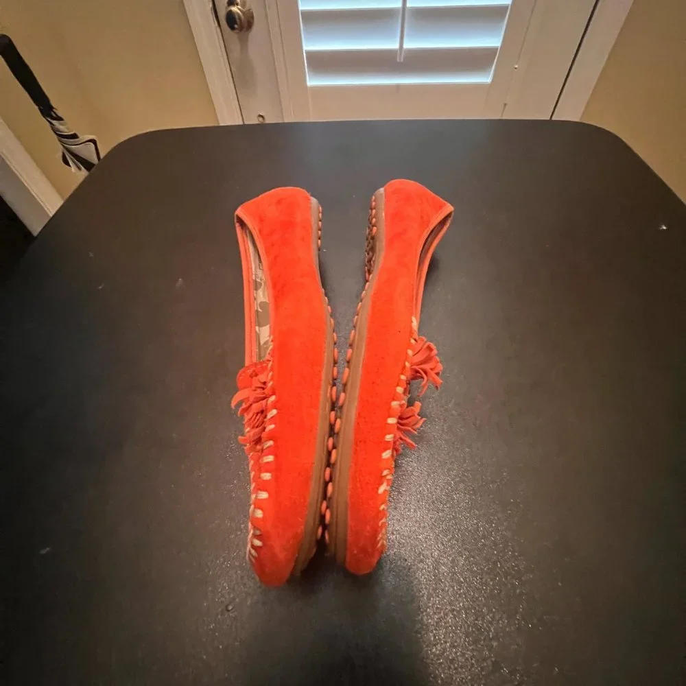 Lands' end size 7.5 orange suede driving shoes loafers with tassels